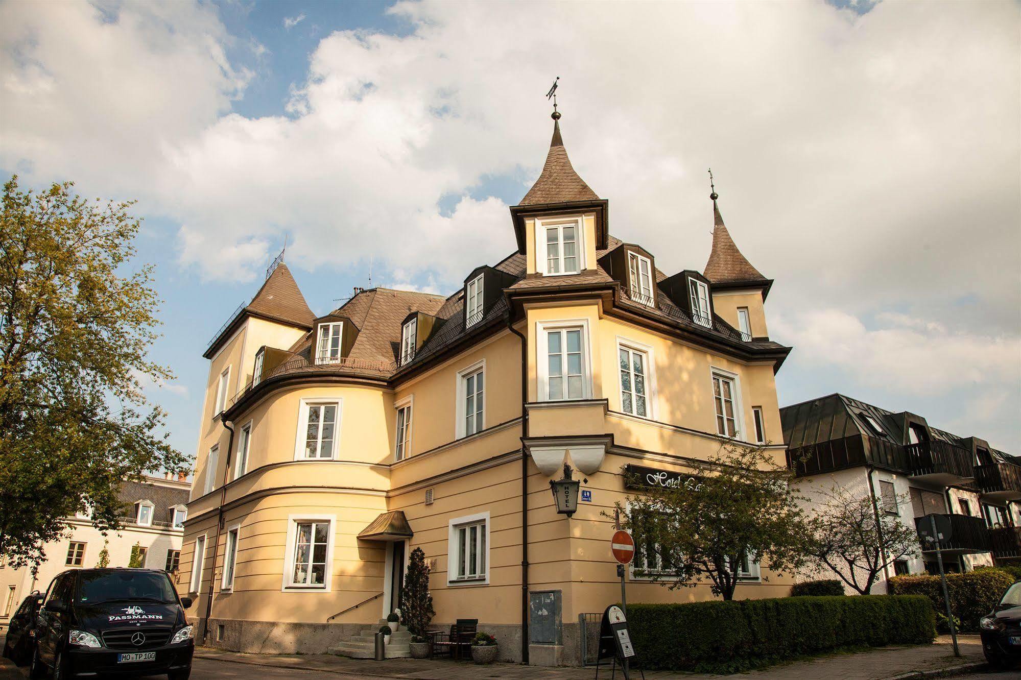 Laimer Hof Am Schloss Nymphenburg Мюнхен Екстериор снимка